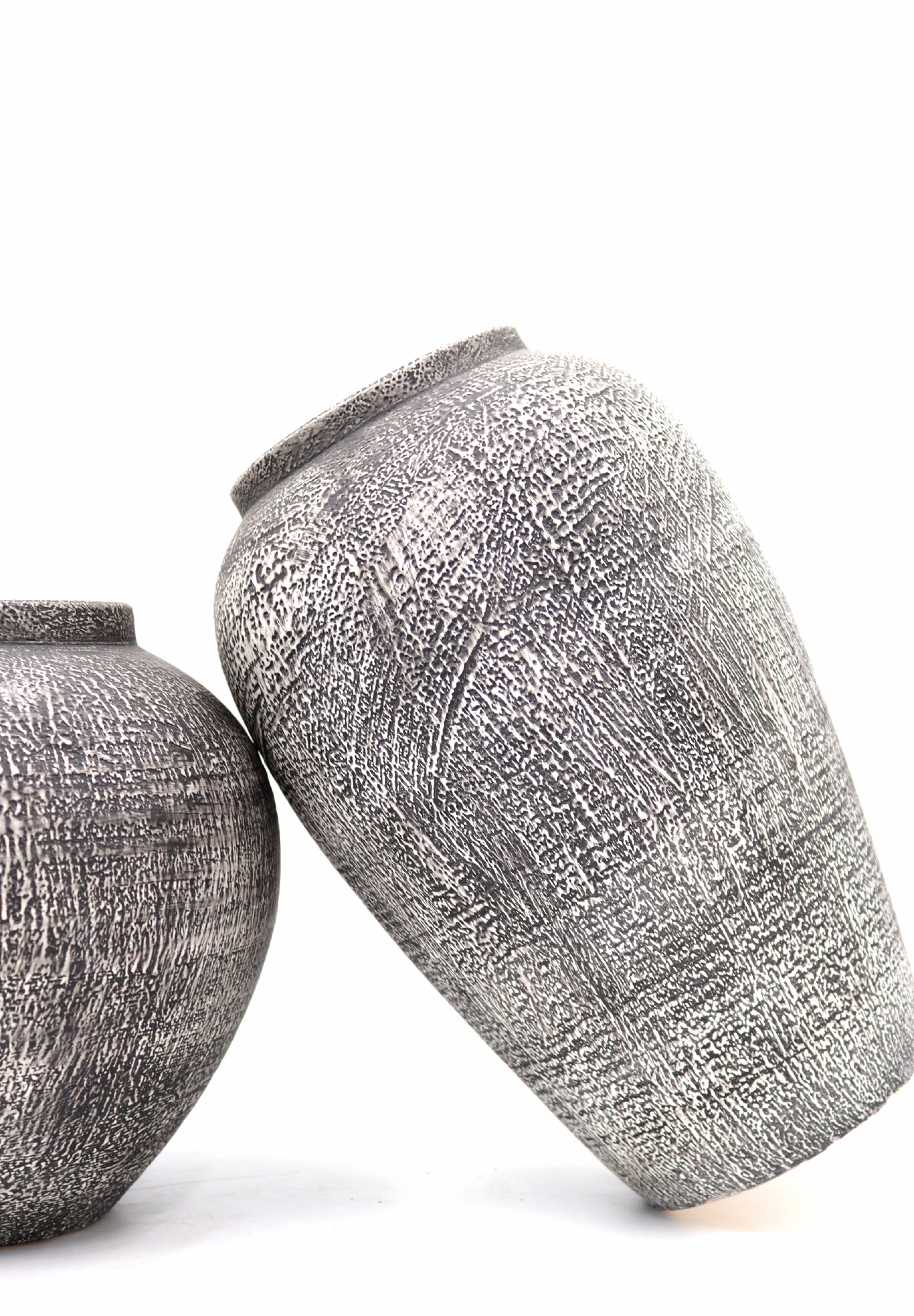 Adonis - round, pluto. home decor vase, made in Dubai