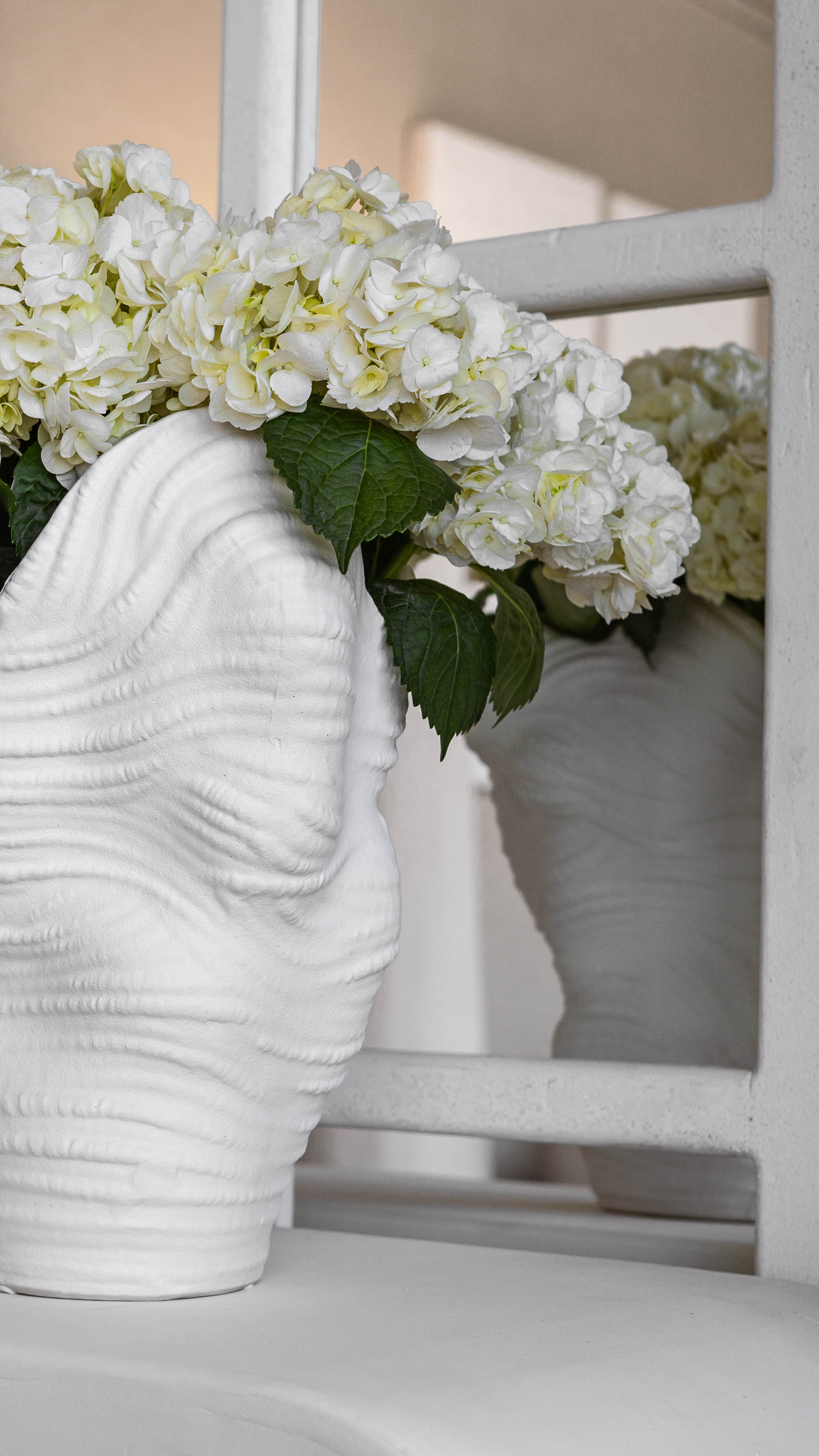 Thalia vase, hand-finished sculptural vase by pluto. Dubai