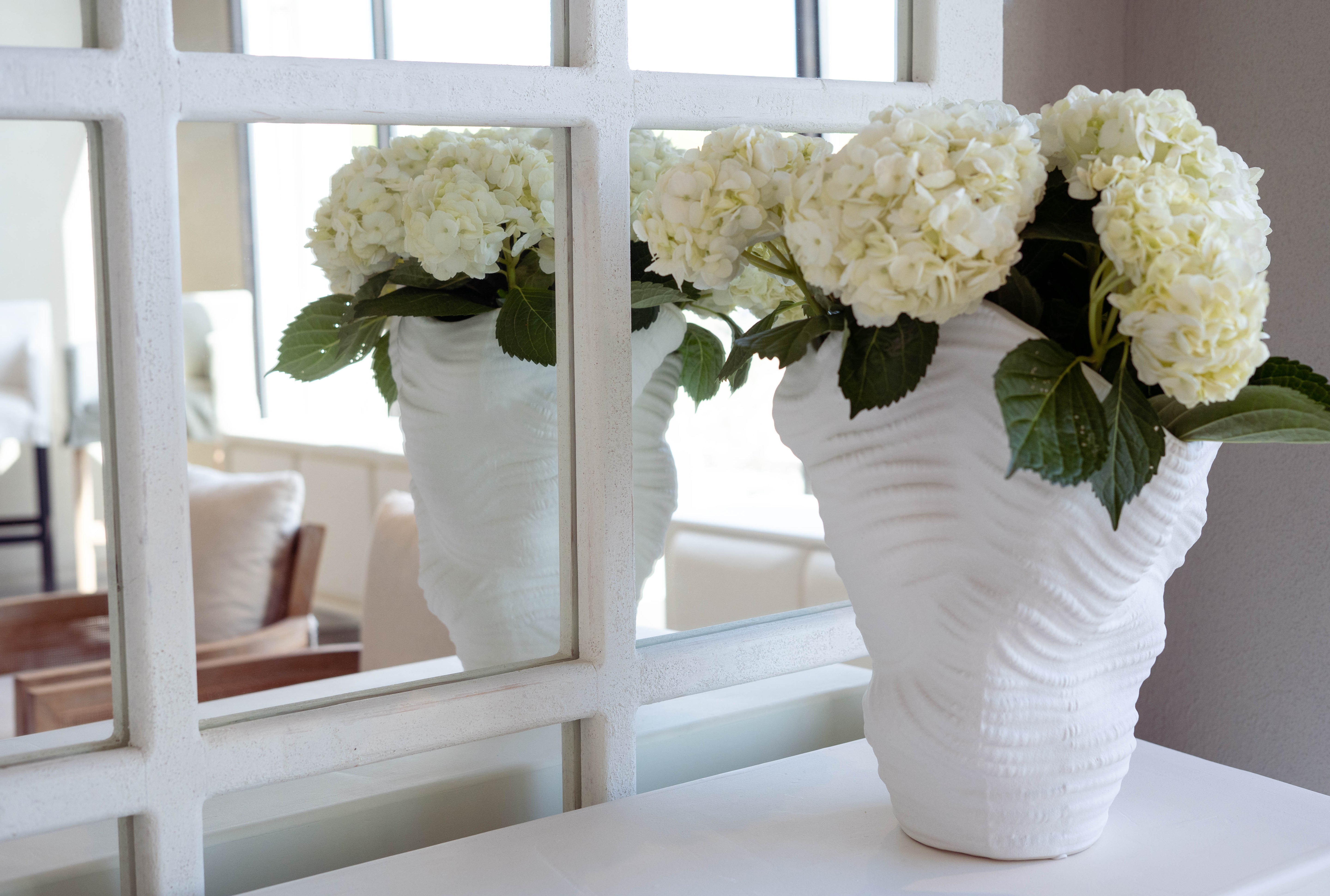 Thalia vase, pluto. home decor vase, made in Dubai