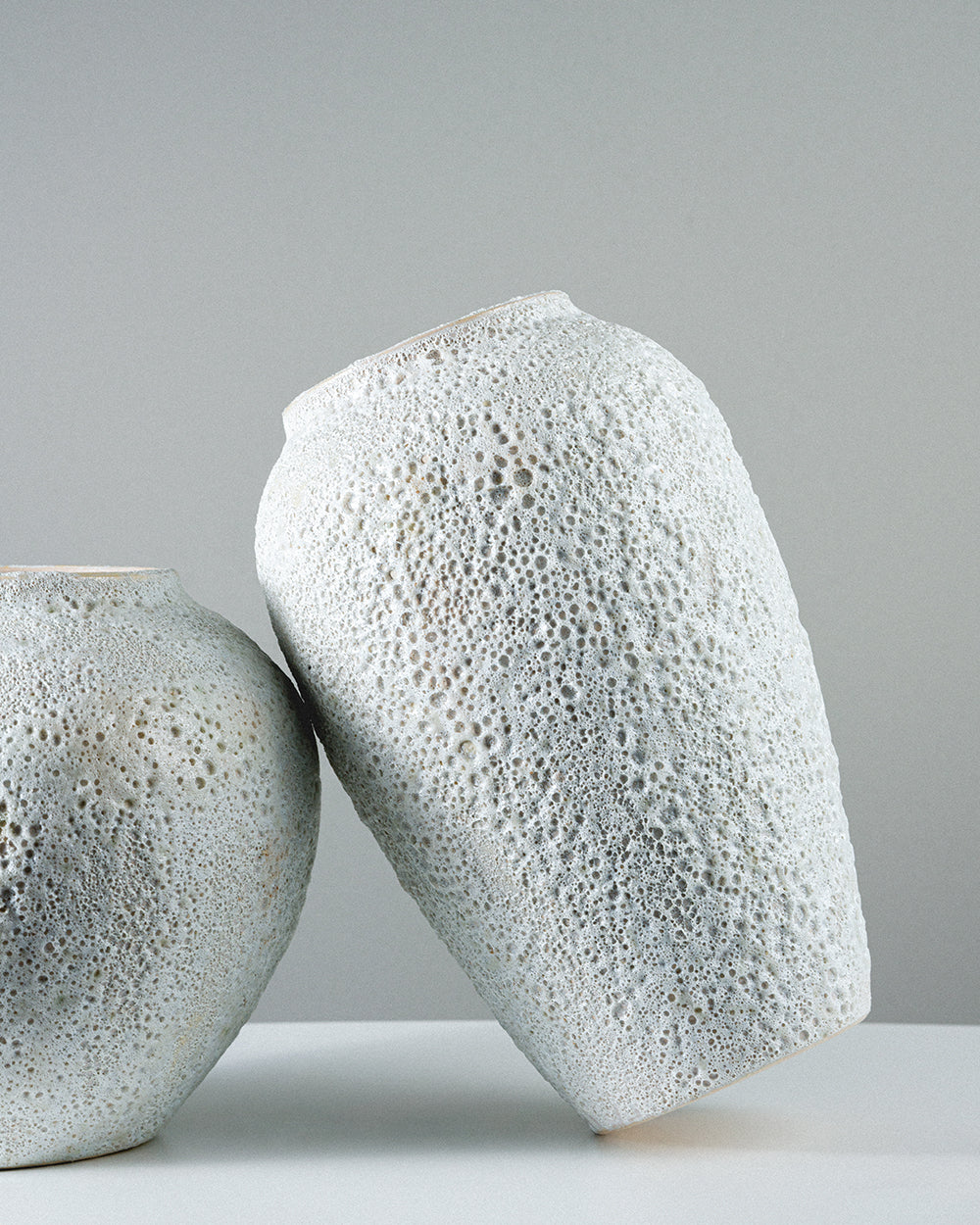 Cora - round, pluto. home decor vase, made in Dubai