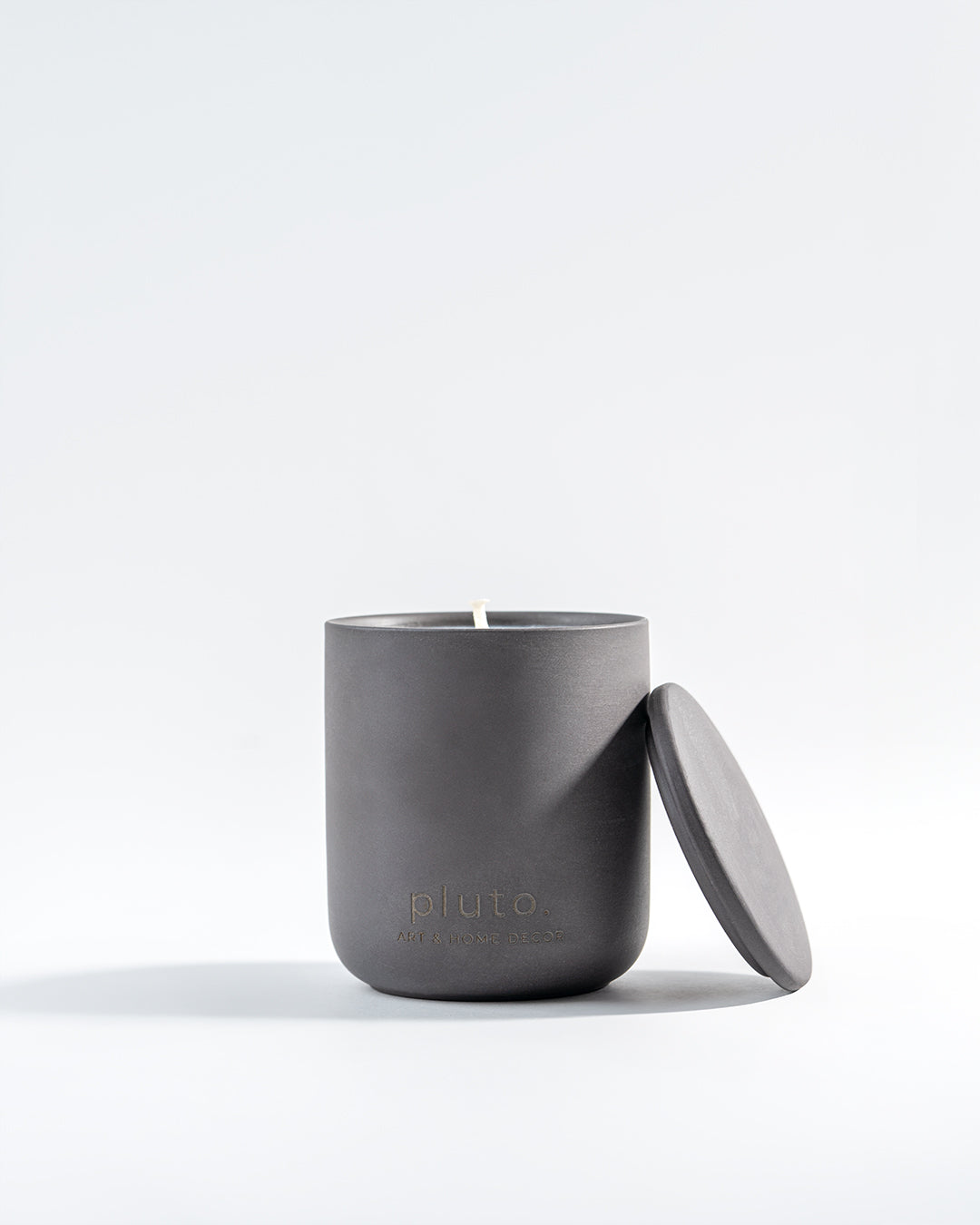 Pepe Nero, wooden wick soy wax candle, hand-poured in Dubai by pluto.
