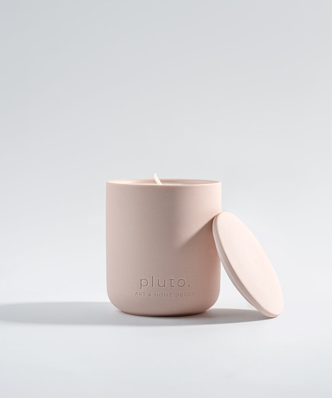 Amalfi Rosi, wooden wick soy wax candle, hand-poured in Dubai by pluto.