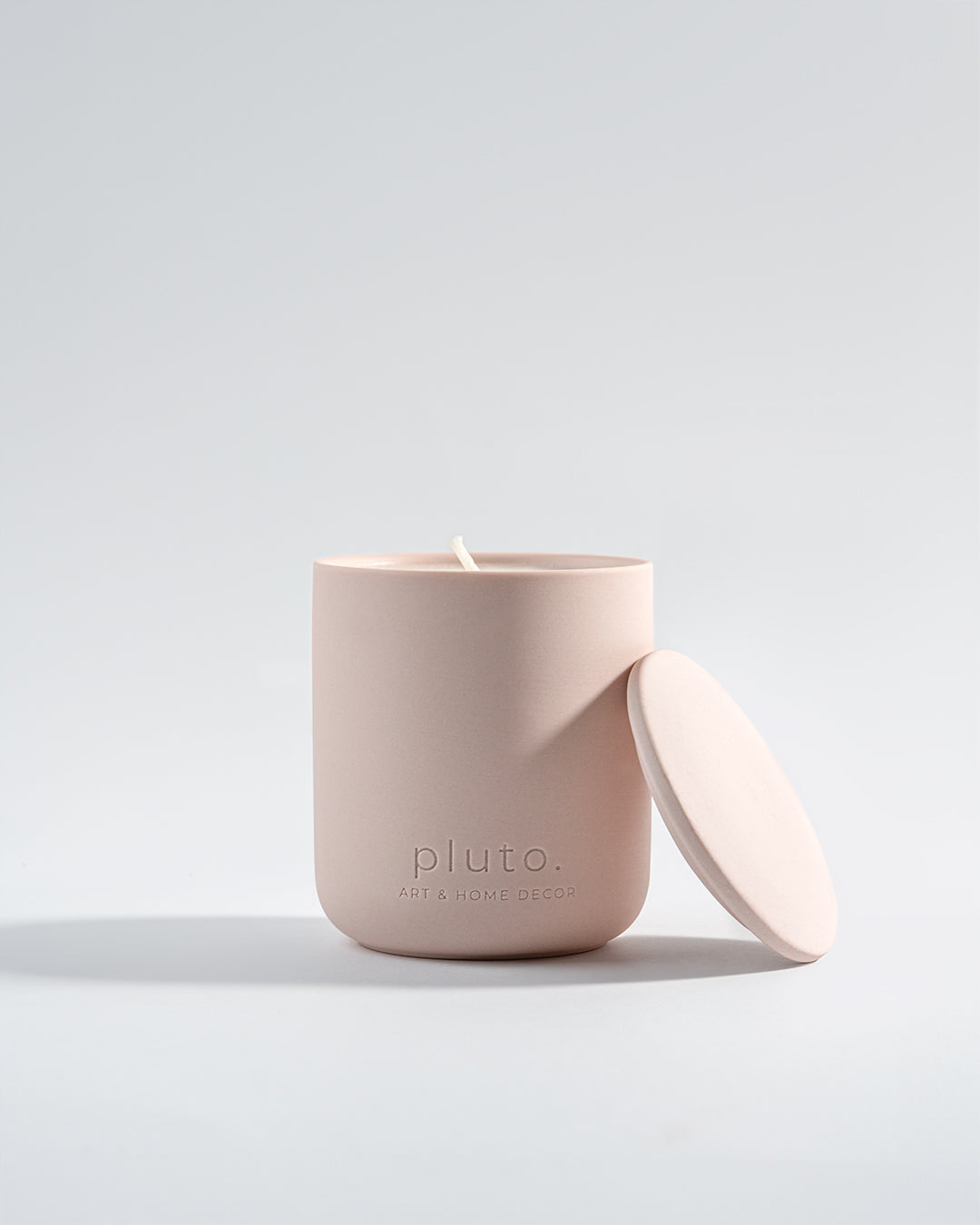 Amalfi Rosi, wooden wick soy wax candle, hand-poured in Dubai by pluto.