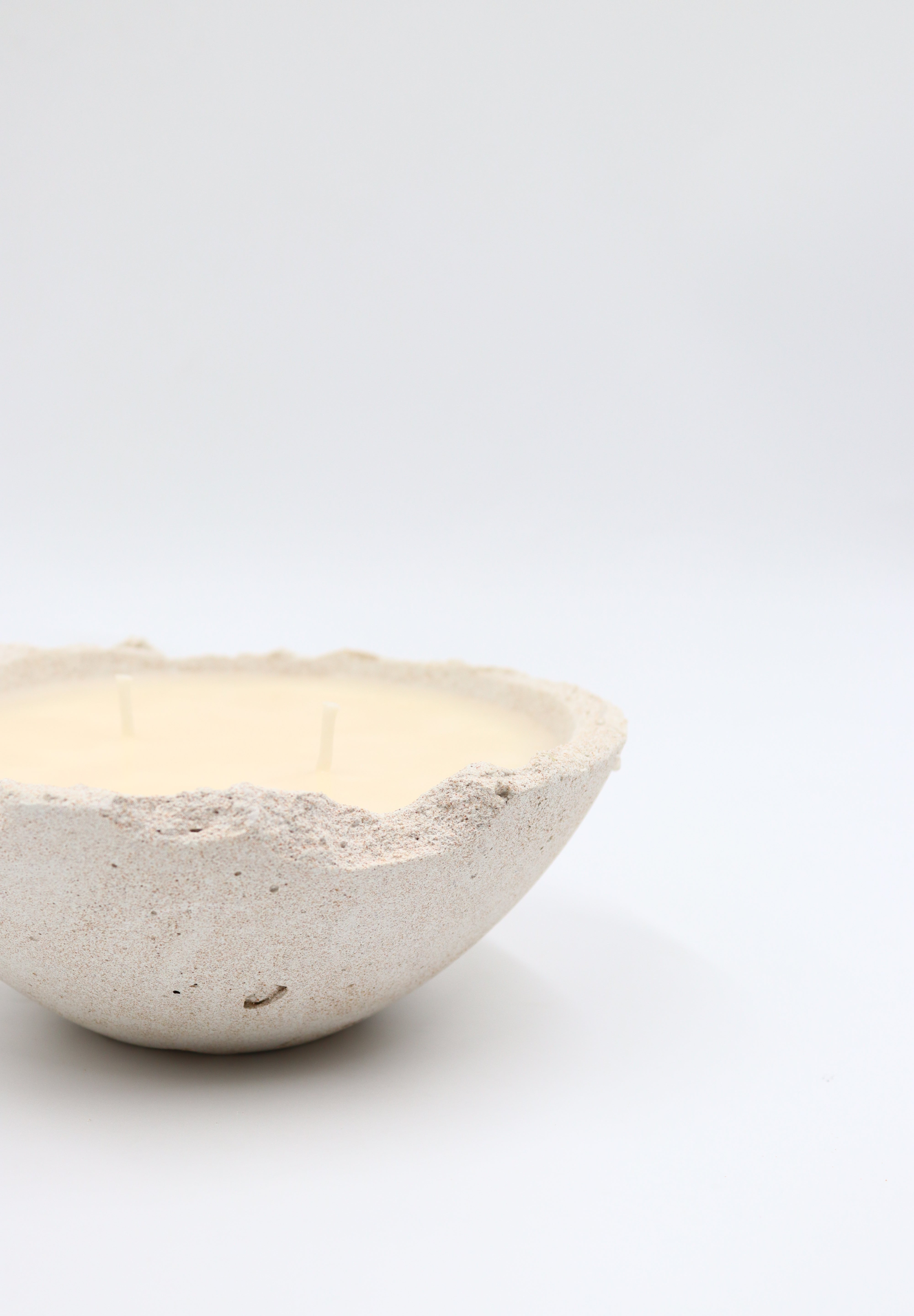 Black Fig & Vetiver, Eries bowl candle by pluto., hand-finished in Dubai