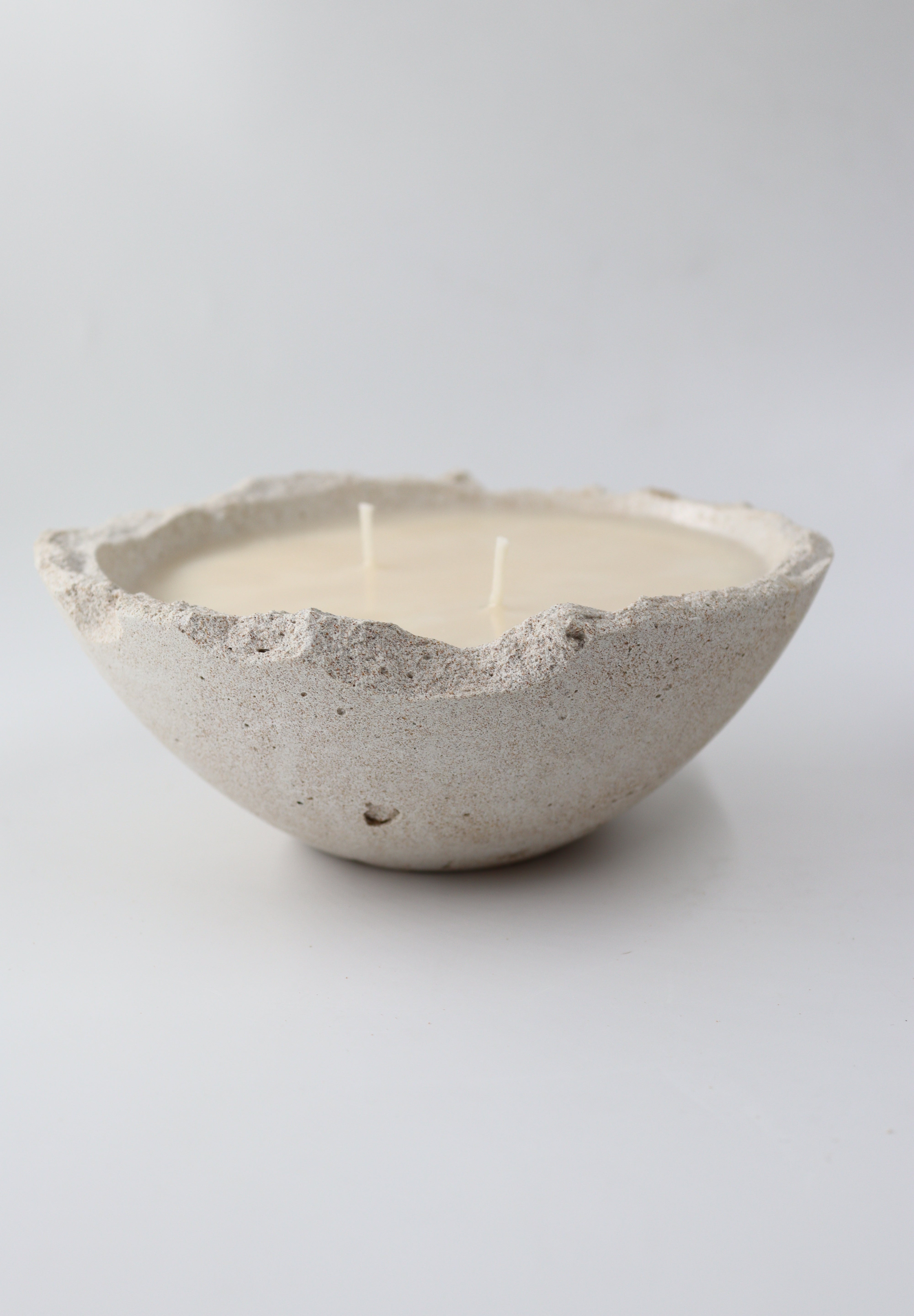 Black Fig & Vetiver, Eries bowl candle by pluto., hand-finished in Dubai