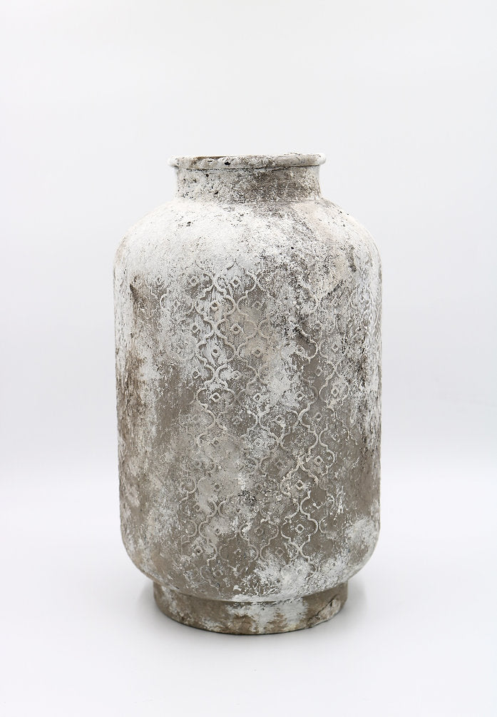 Akilah vase in Stone, hand-finished sculptural vase by pluto. Dubai