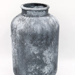 Akilah vase in Ebony black, pluto. home decor vase, made in Dubai