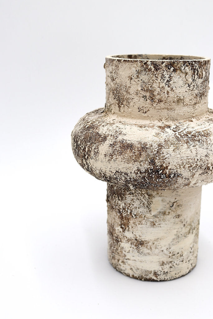 Rhia vase, pluto. home decor vase, made in Dubai