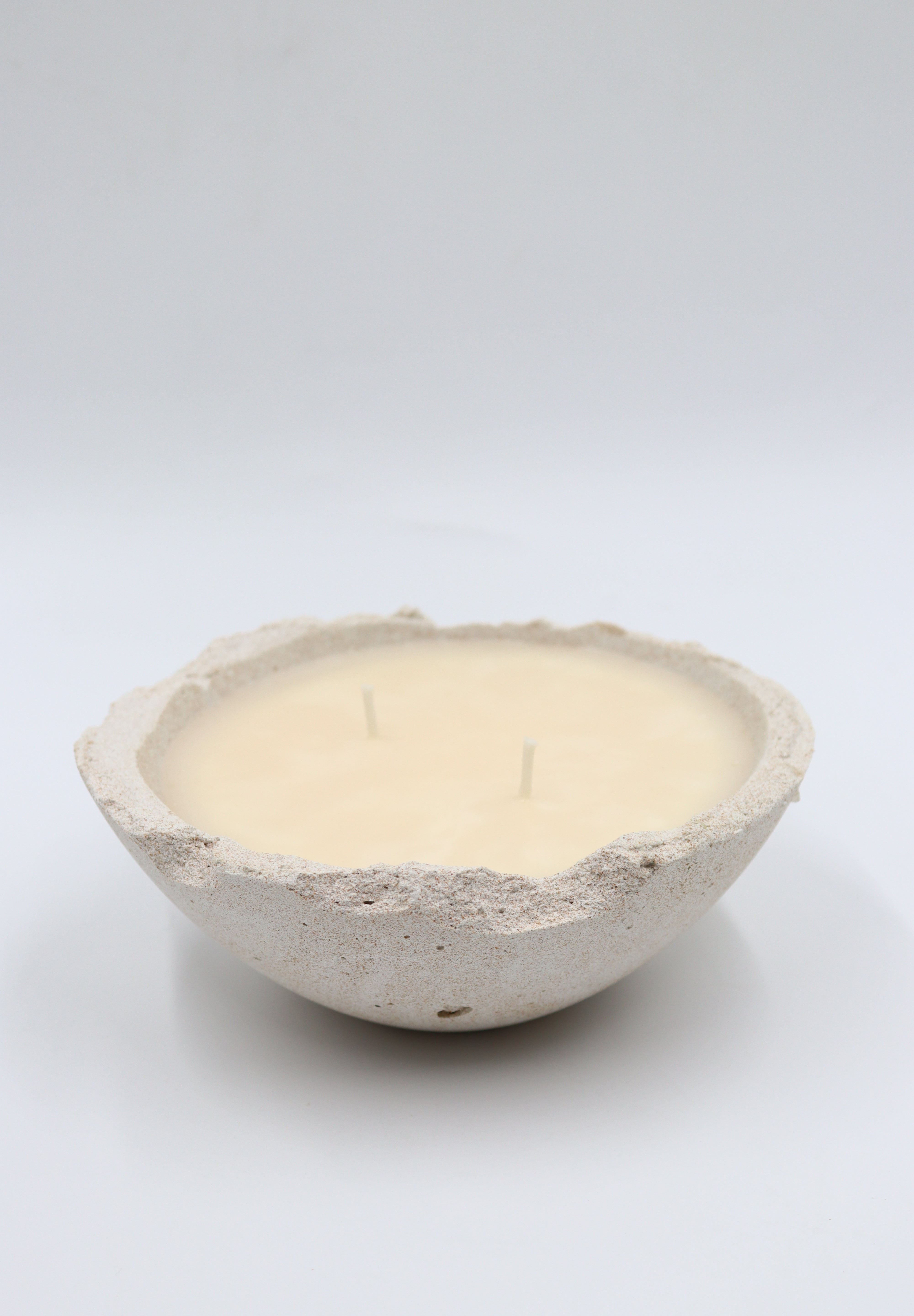 Jasmine & Patchouli, Eries bowl candle by pluto., hand-finished in Dubai