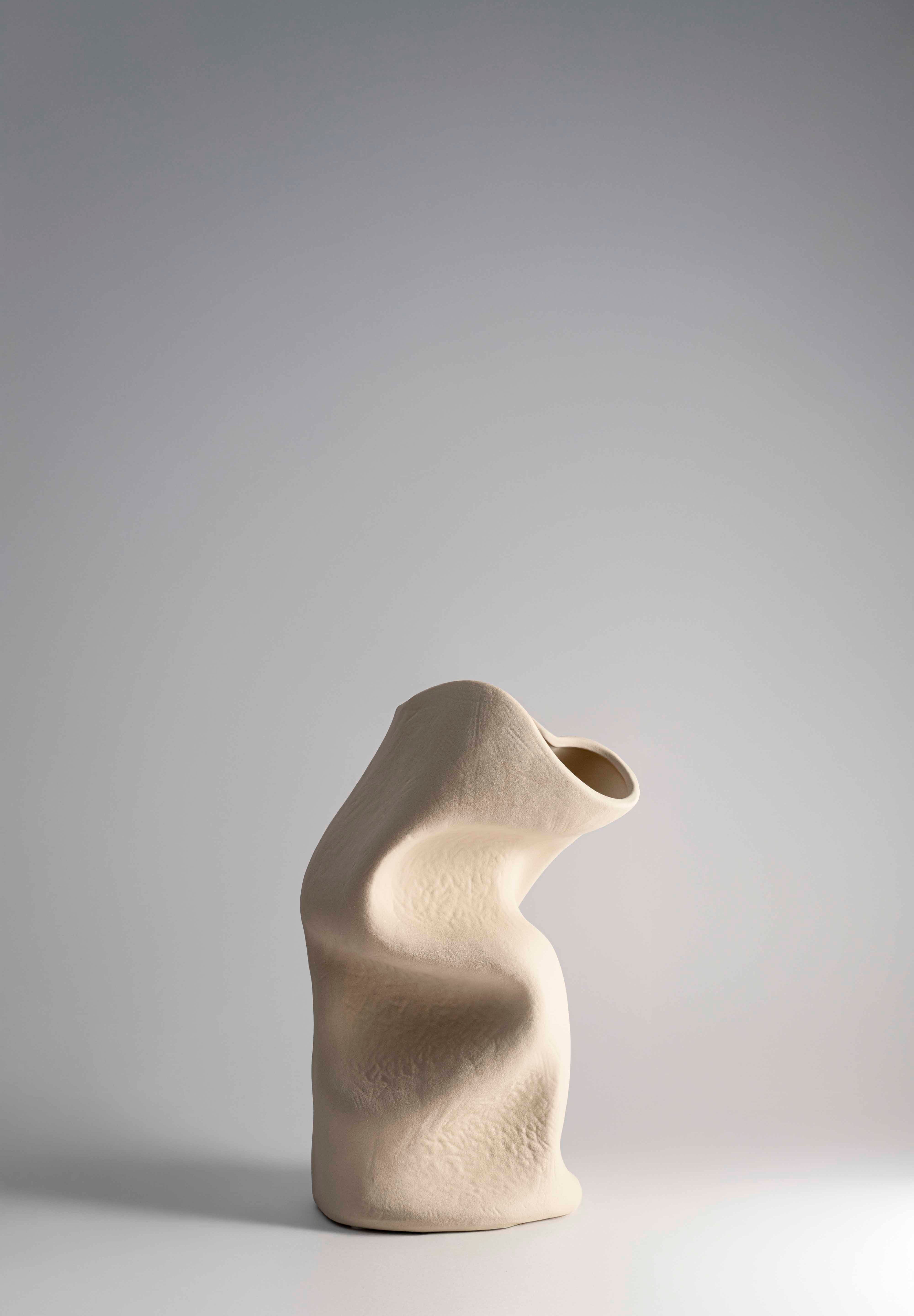 Elia vases, pluto. home decor vase, made in Dubai